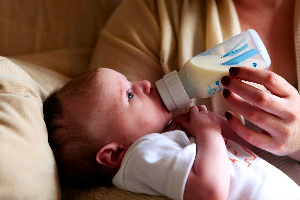 How to choose baby milk: tips and criteria to take into consideration