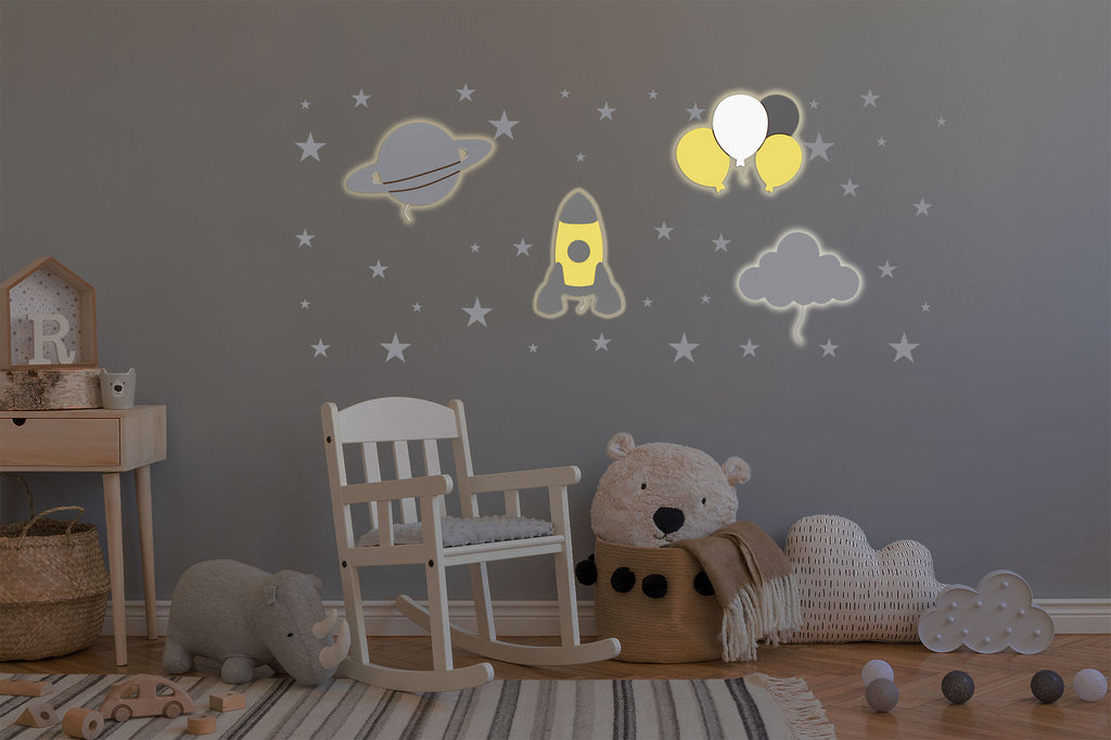 Chambre-bébé-enfant-babynotte-lampe-murale-fusée-et-planete nuit